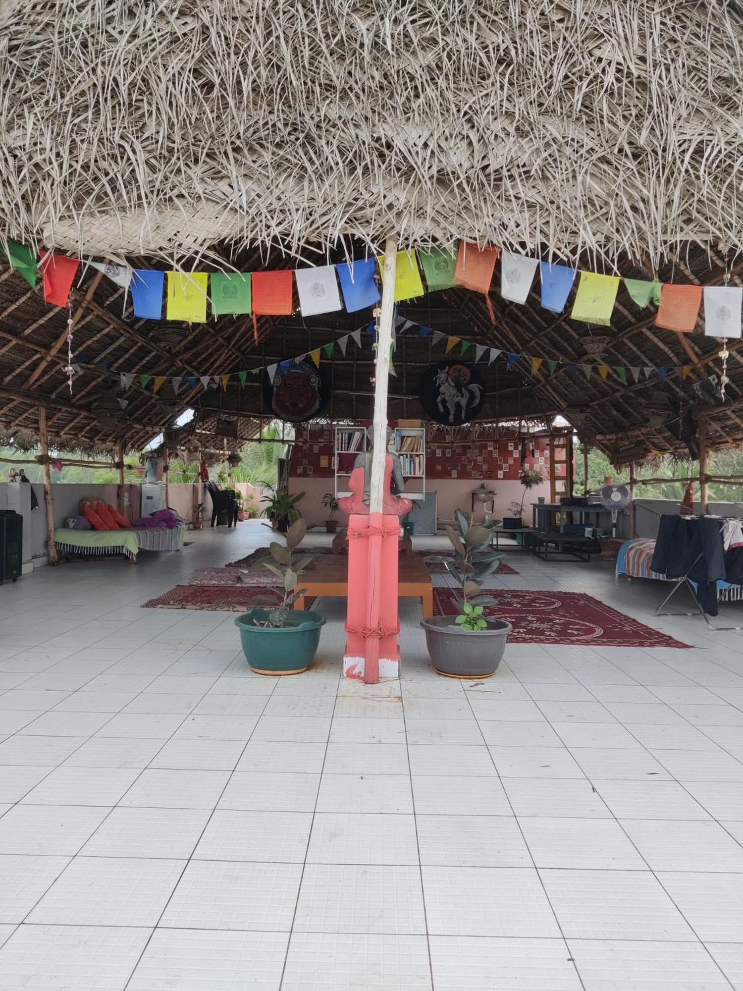 Woodpacker Hostel Auroville Pondicherry Exterior photo